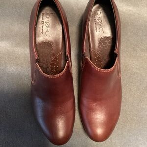 b.o.c. Leather high heel shoe, size 8